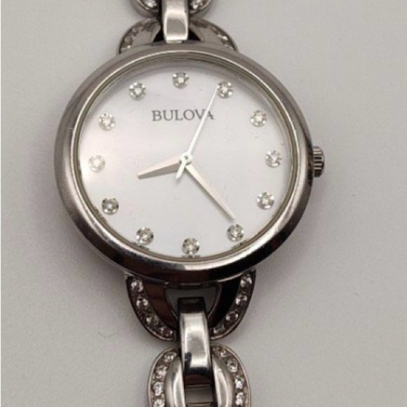 Bulova 96L203 Mother of Pearl Silver-Tone Quartz Women's Bracelet Watch - Picture 4 of 7